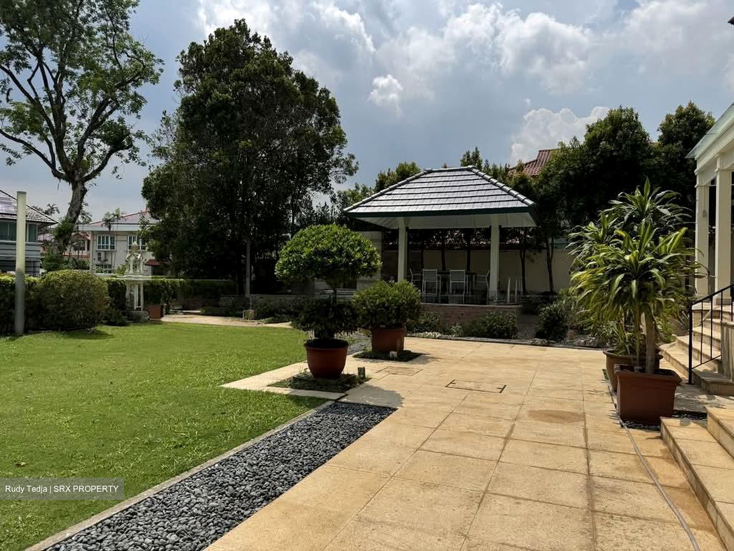 Gallop Park Road (D10), Detached #581192351